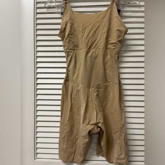 Maidenform Body Shaper Beige Medium - Picture 1 of 2